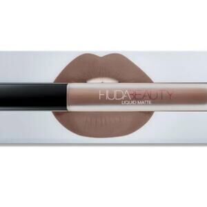 Huda Beauty Liquid Matte Ultra-Comfort Transfer-Proof Lipstick Girlfriend